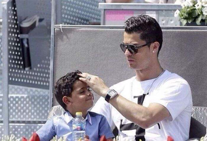 c罗把儿子叫梅西吗,c罗将自己儿子作为球童