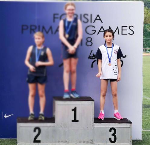 同参加综艺，多多走秀演话剧，森碟跑步踢足球唯独不跳水