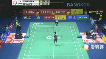 他像“业余球员”一样的小身板,为何还能打赢球场老司机?