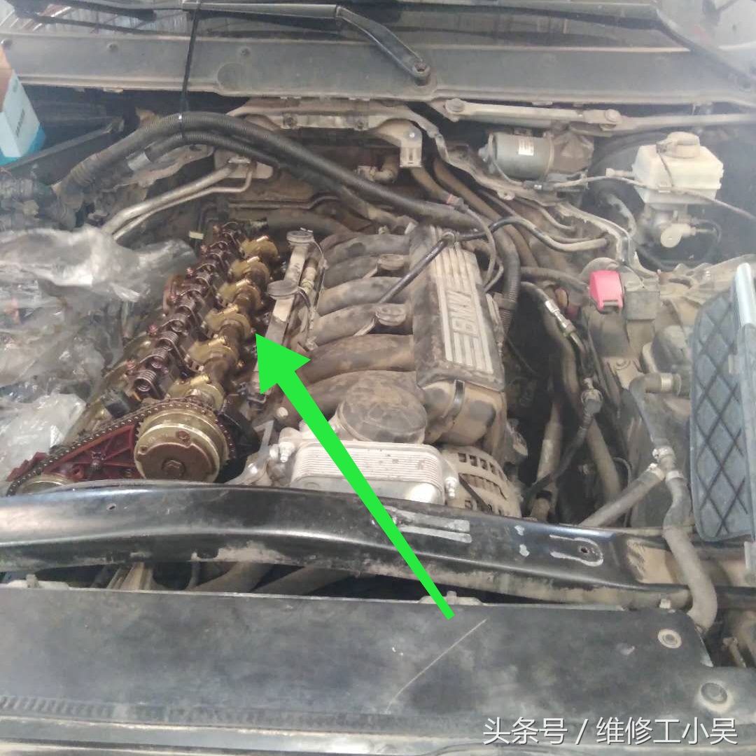 10款宝马x5n62发动机漏油,10年宝马x5缸体漏水