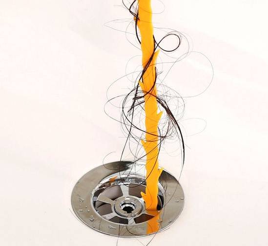 马桶堵了别着急一双筷子解决问题,马桶堵了要不要拆