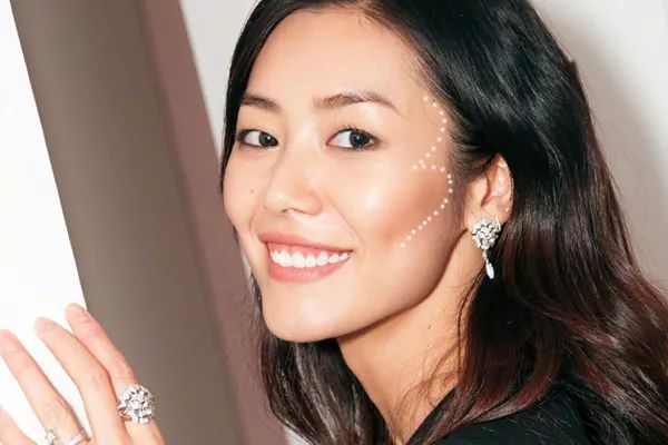 邓紫棋画像用化妆品,邓紫棋有化妆师吗