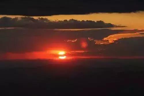 愿陪君醉笑三千场不诉离殇意思,醉笑陪君三千场不诉离殇写给谁的