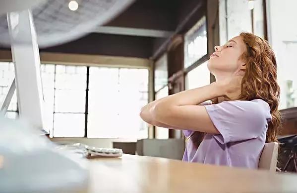 医疗专家颈椎病如何治疗,骨科专家对膝关节僵硬有什么高招