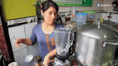 不可思议的重口味饮品：青蛙榨汁、蟑螂制奶？