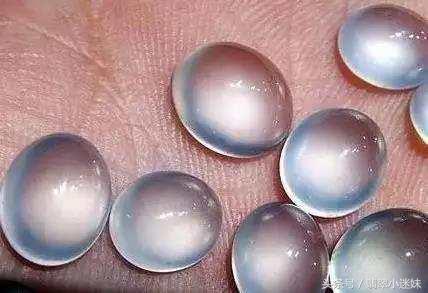 翡翠起莹和起荧的区别,翡翠起胶与起莹知识