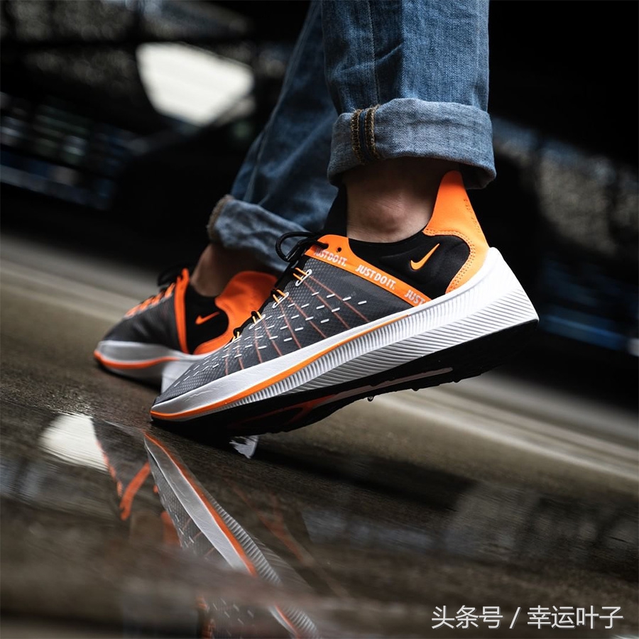 耐克的标语justdoit什么意思,耐克鞋都有nike字样吗