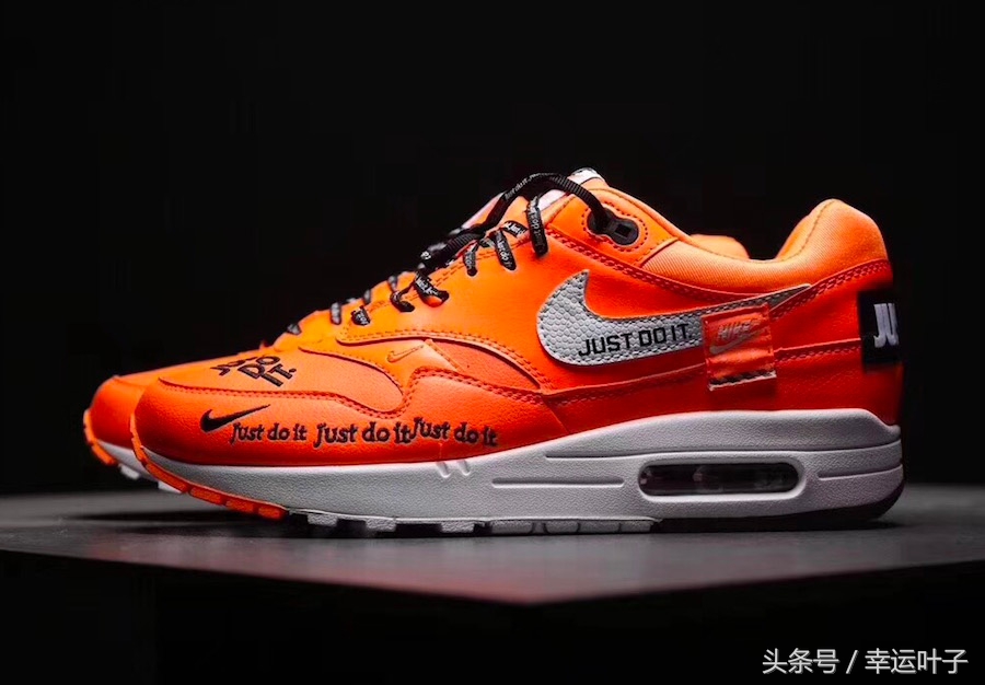 耐克的标语justdoit什么意思,耐克鞋都有nike字样吗