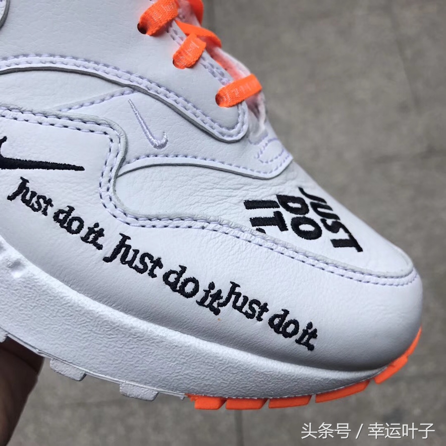 耐克的标语justdoit什么意思,耐克鞋都有nike字样吗