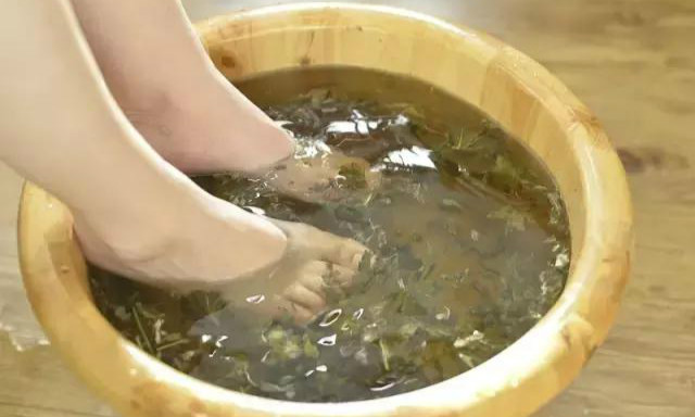 老中医医院用的艾草,身上痒用艾叶菖蒲效果好吗