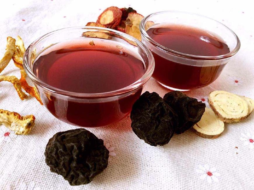 夏季喝什么茶清热祛湿防中暑,防中暑喝什么茶最好