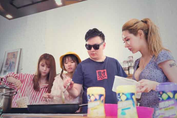 韦神女友为PGI中国队下厨遭嫌弃?4AM卡帝赞不绝口