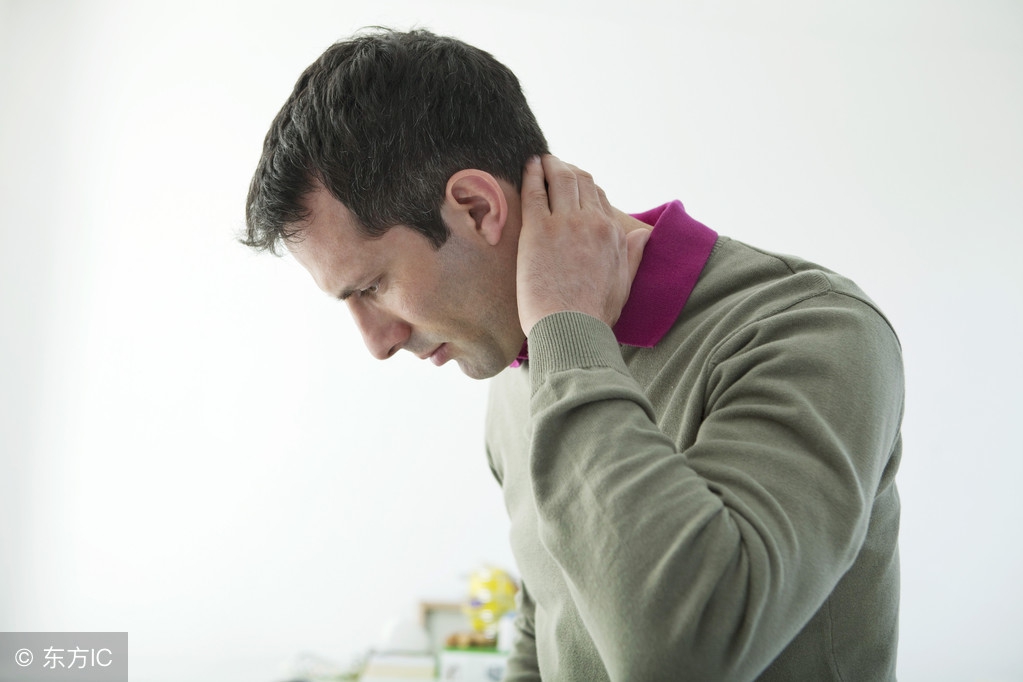 左臂左膀疼痛要警惕四种病,左臂疼痛预示什么癌症呢