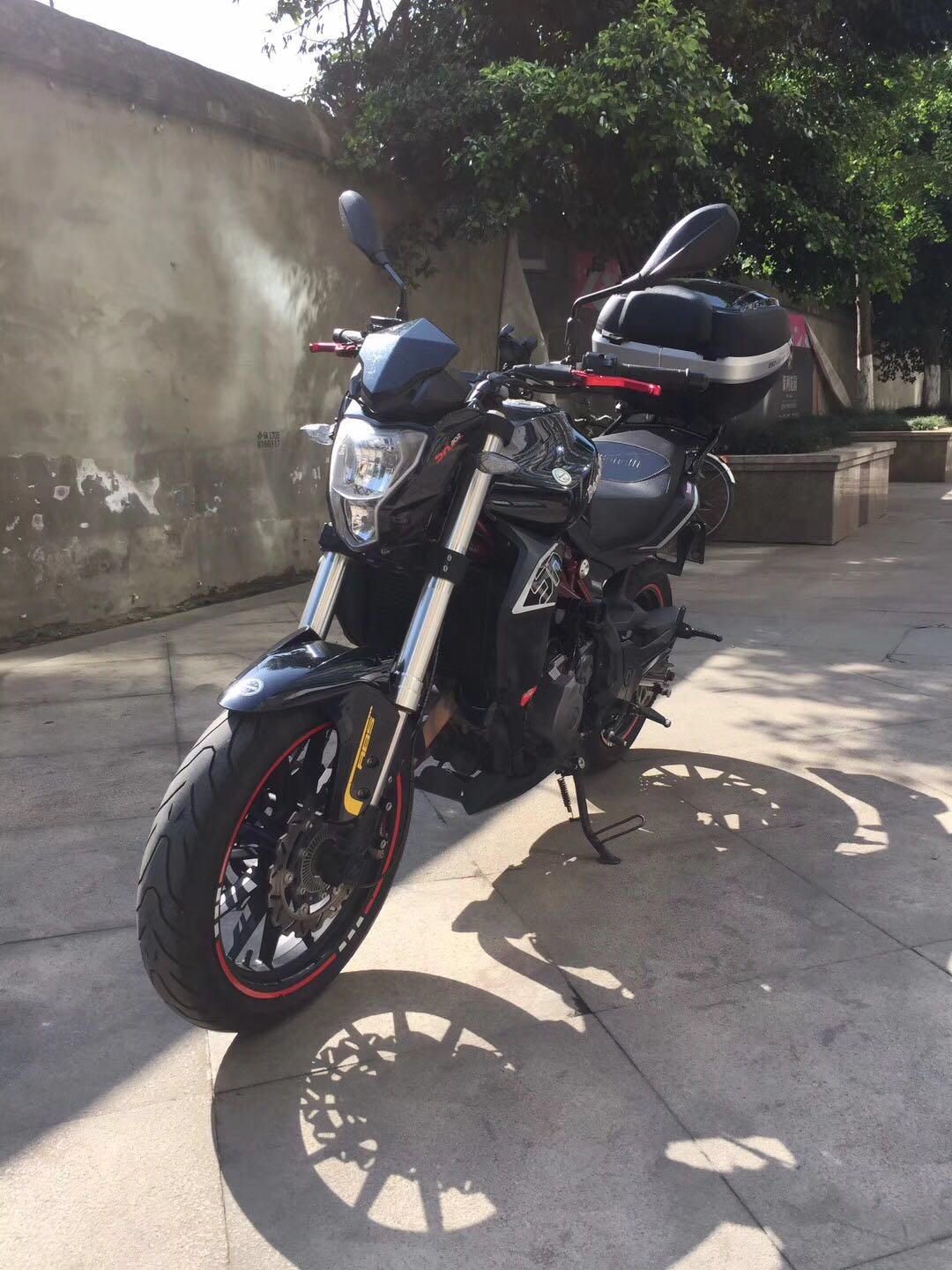 贝纳利黄龙300abs是什么,贝纳利bj250-18二手三箱