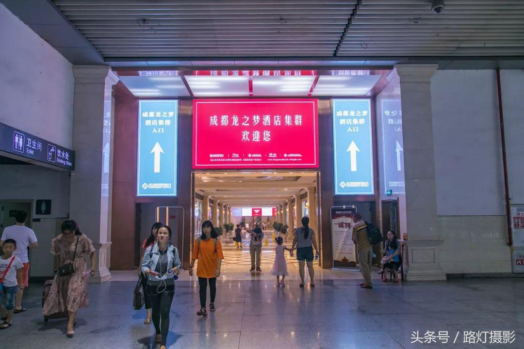 大堂直通高铁站，去成都住这家网红酒店吃喝住行玩到爽！