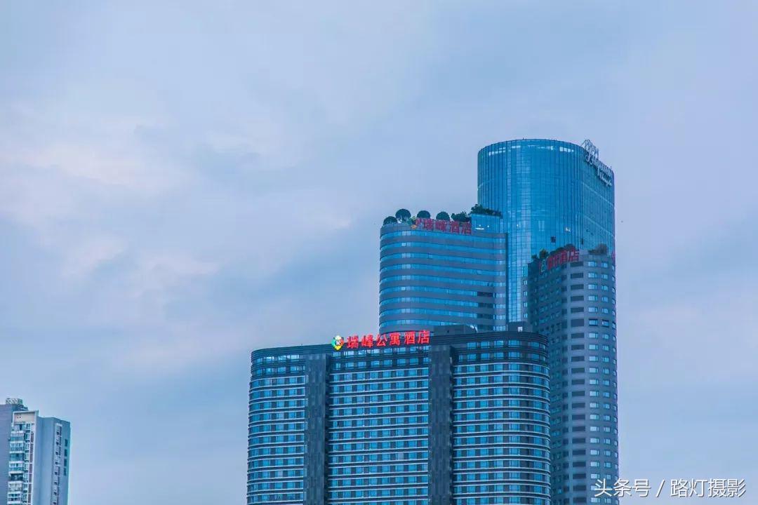 大堂直通高铁站，去成都住这家网红酒店吃喝住行玩到爽！