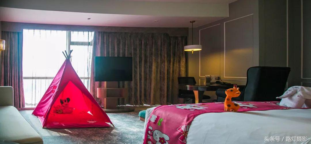 大堂直通高铁站，去成都住这家网红酒店吃喝住行玩到爽！