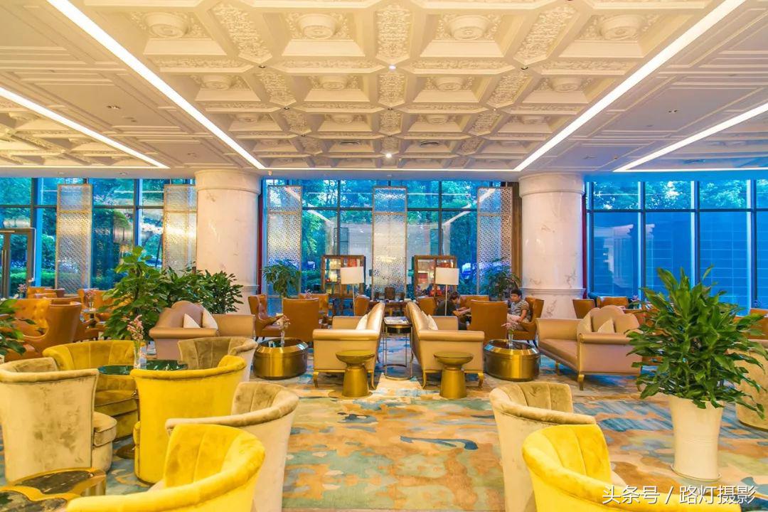 大堂直通高铁站，去成都住这家网红酒店吃喝住行玩到爽！