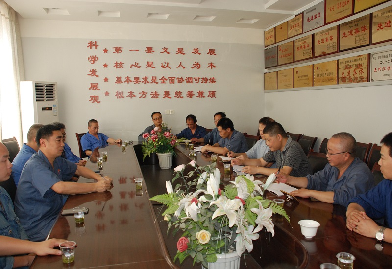 国资委监事会主席卢志广到遵钛集团开展省委十二届三次全会精神宣讲会
