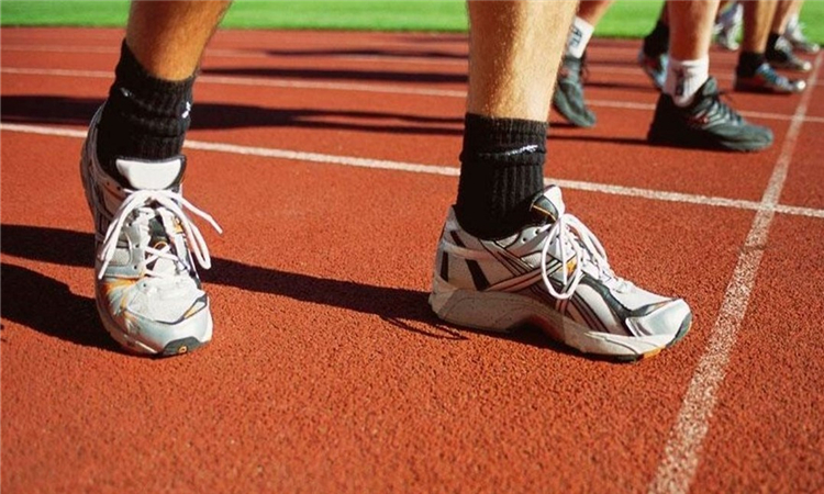 网球鞋子选择,挑选合适的网球拍