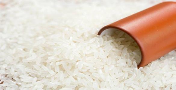 家里大米生虫有飞蛾,千万别暴晒!教你两招,不发霉也不生虫