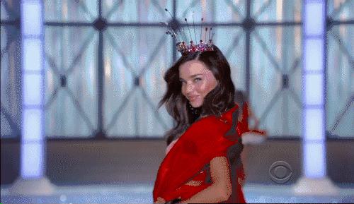 模特在t台上摔跤对她有什么影响,模特t台秀摔倒