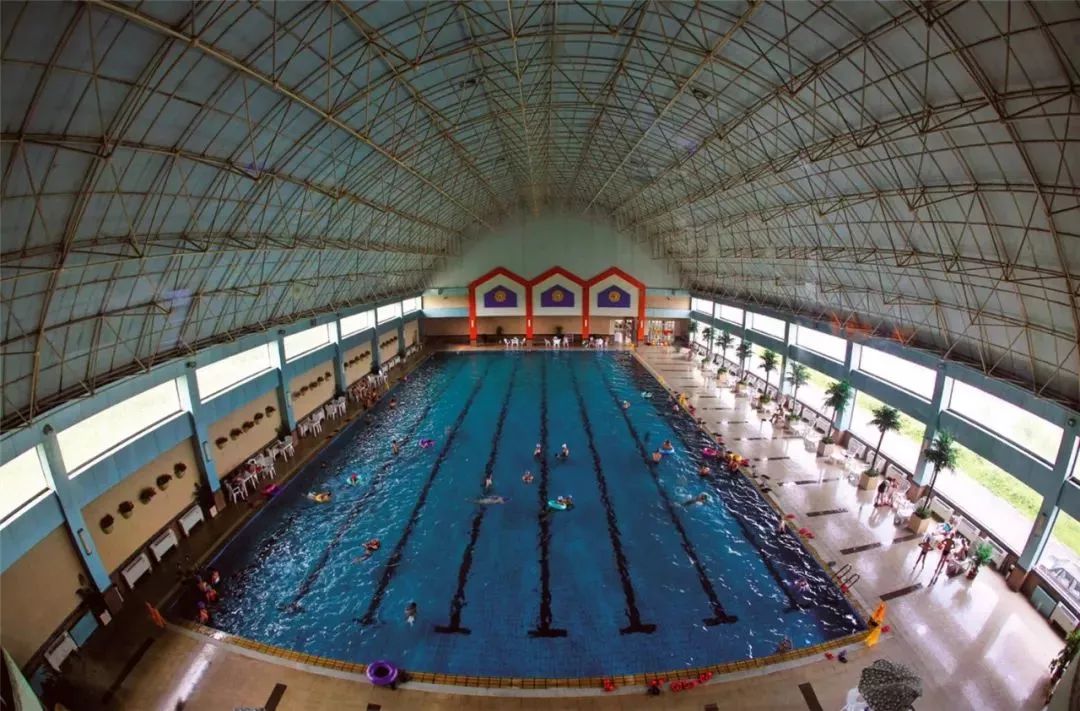 游泳的好处不只锻炼身体那么简单,游泳泡温泉的感受