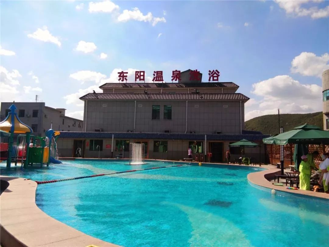 游泳的好处不只锻炼身体那么简单,游泳泡温泉的感受