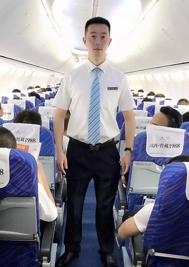 空姐日志：航班上偶遇为“大头儿子”传递爱