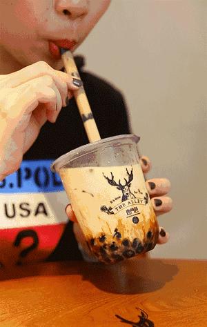 鹿角巷送礼物,鹿角巷送奶茶