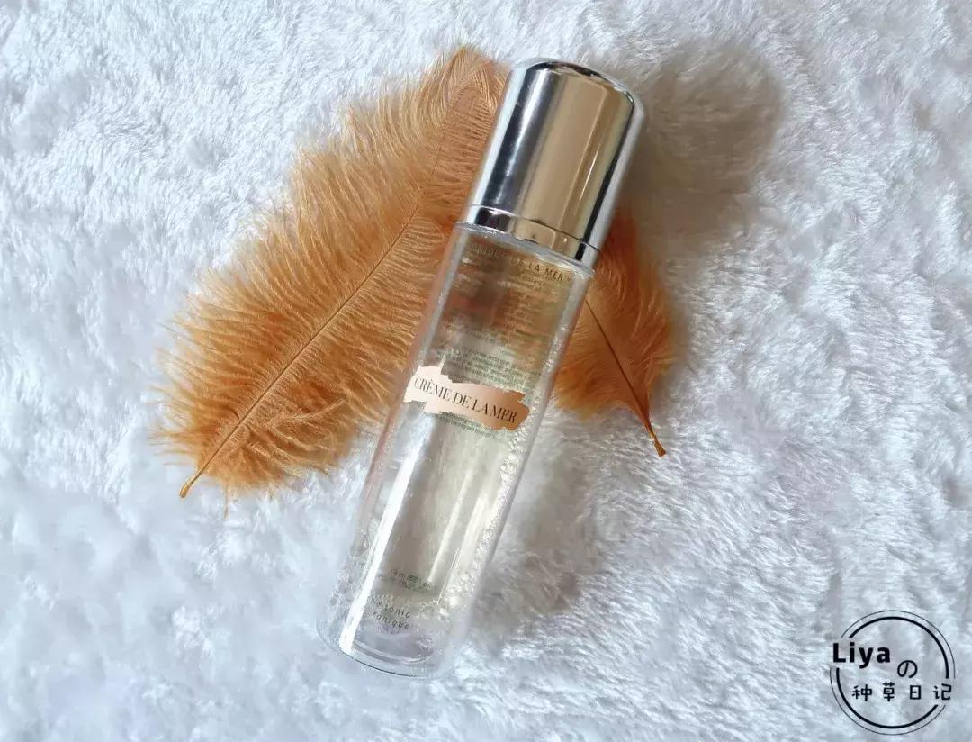 用着两三千一套的护肤品,用着8000一套的护肤品