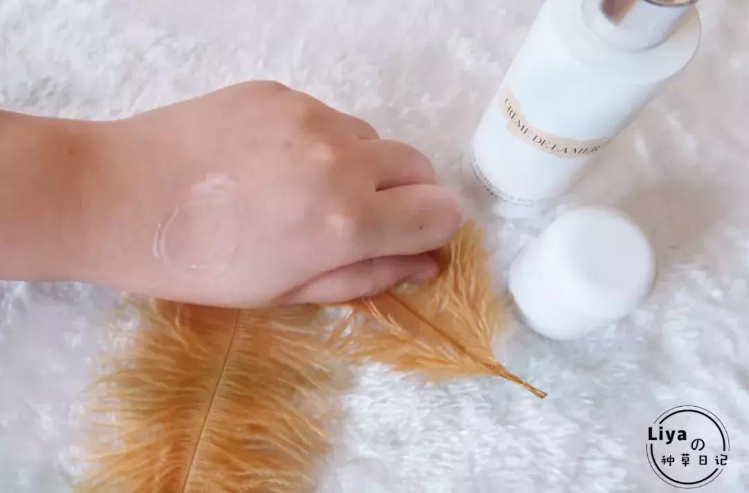 用着两三千一套的护肤品,用着8000一套的护肤品