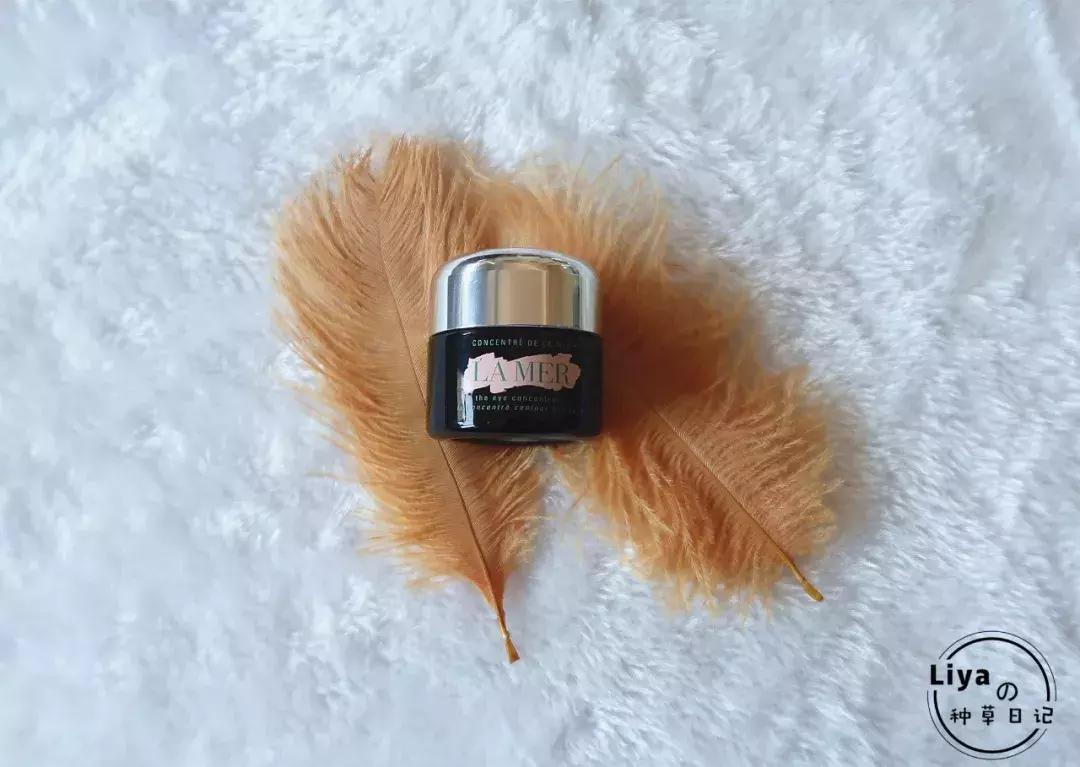 用着两三千一套的护肤品,用着8000一套的护肤品