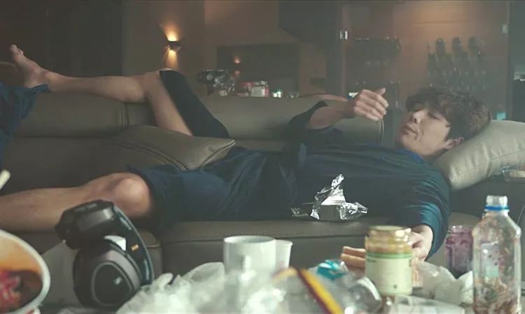 被*袜丝**毁掉的中国女人:审美力,才是一个人的核心竞争力