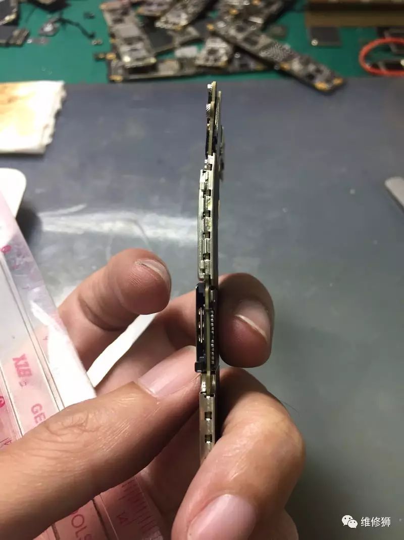 iphone严重摔烂修要多少钱,iphone摔了出现了液体