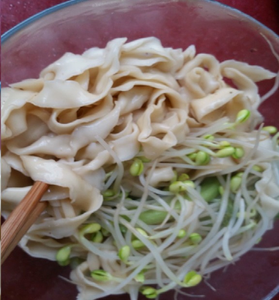 油泼面怎么做才好吃呢,油泼面怎么做好吃又简单视频