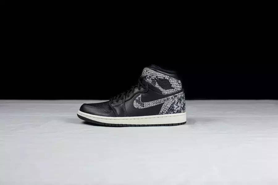airjordan1low白黑蓝真假对比,黑蛇白蛇全剧