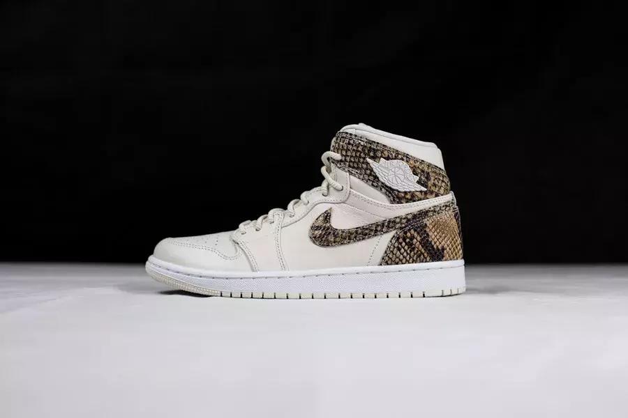 airjordan1low白黑蓝真假对比,黑蛇白蛇全剧