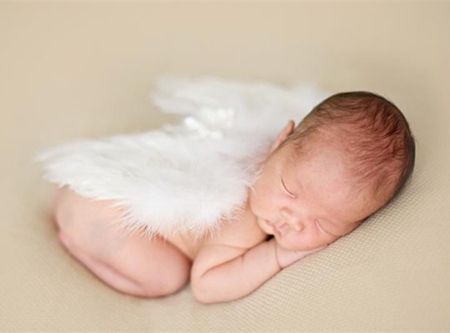 宝宝经常出现抽搐怎么回事,宝宝引起抽搐原因有哪些