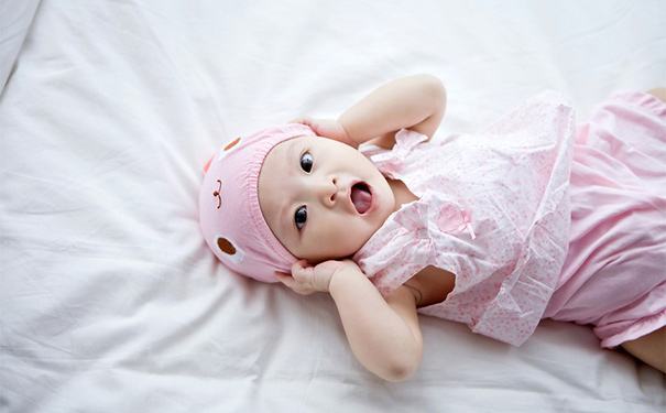 宝宝经常出现抽搐怎么回事,宝宝引起抽搐原因有哪些