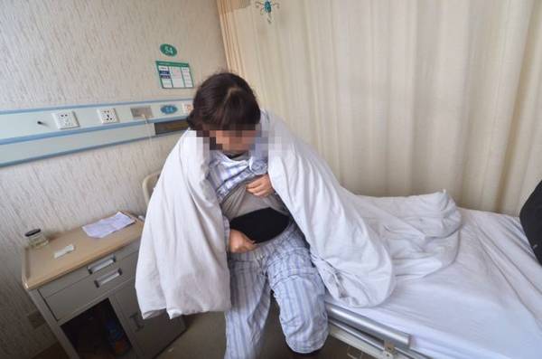 女子怕冷夏穿8件毛衣脱下就会感冒，医生：或为躯体形式障碍