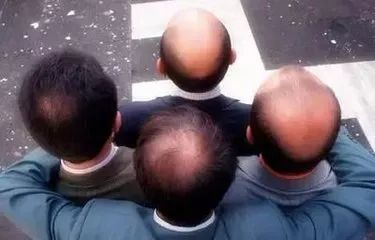 霸王防脱育发洗发代言人,霸王防脱谁代言