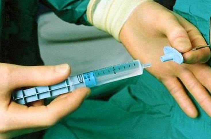 侧切不打麻药缝合才打麻药,剖腹产和侧切用的缝线一样吗