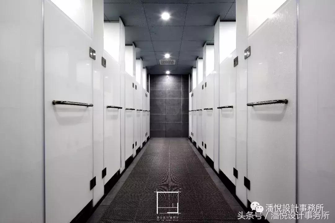 工业风健身房装修效果图,健身房吊顶工业风