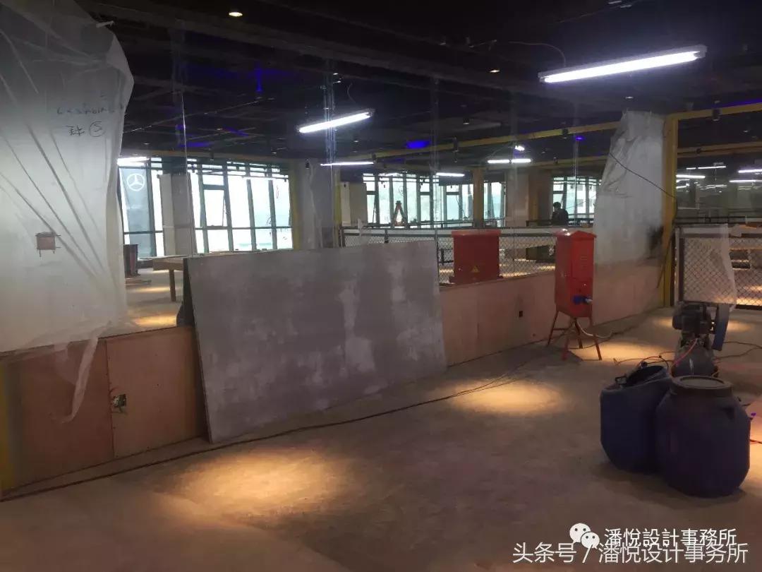 工业风健身房装修效果图,健身房吊顶工业风