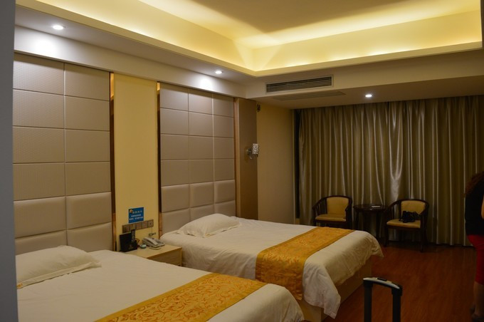 三亚跟团5天4晚含机票靠谱吗,三亚跟团游五天四夜攻略