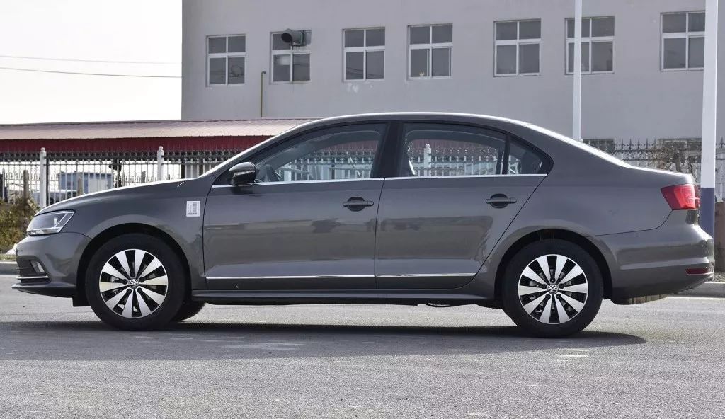 迈腾330和速腾300养车成本,速腾一年的养车费用大概要多少钱