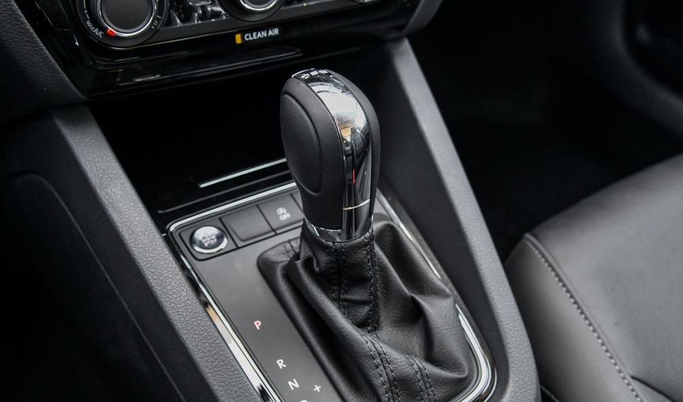 迈腾330和速腾300养车成本,速腾一年的养车费用大概要多少钱