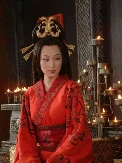 中国古代服饰的演变史 (古代女子穿什么服装最好看)