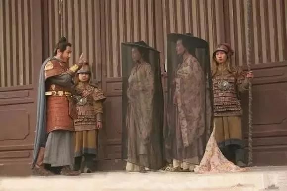 中国古代服饰的演变史 (古代女子穿什么服装最好看)